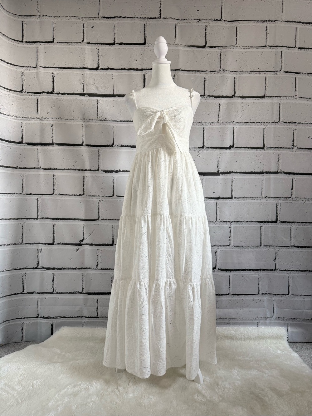 NWT House of Harlow 1960 White Eyelet Cotton Maxi Dress Smocked Back S - Picture 2 of 14
